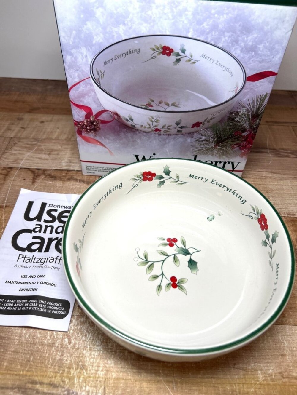 Pfaltzgraff Winterberry "Merry Everything" Candy Bowl 7" Round